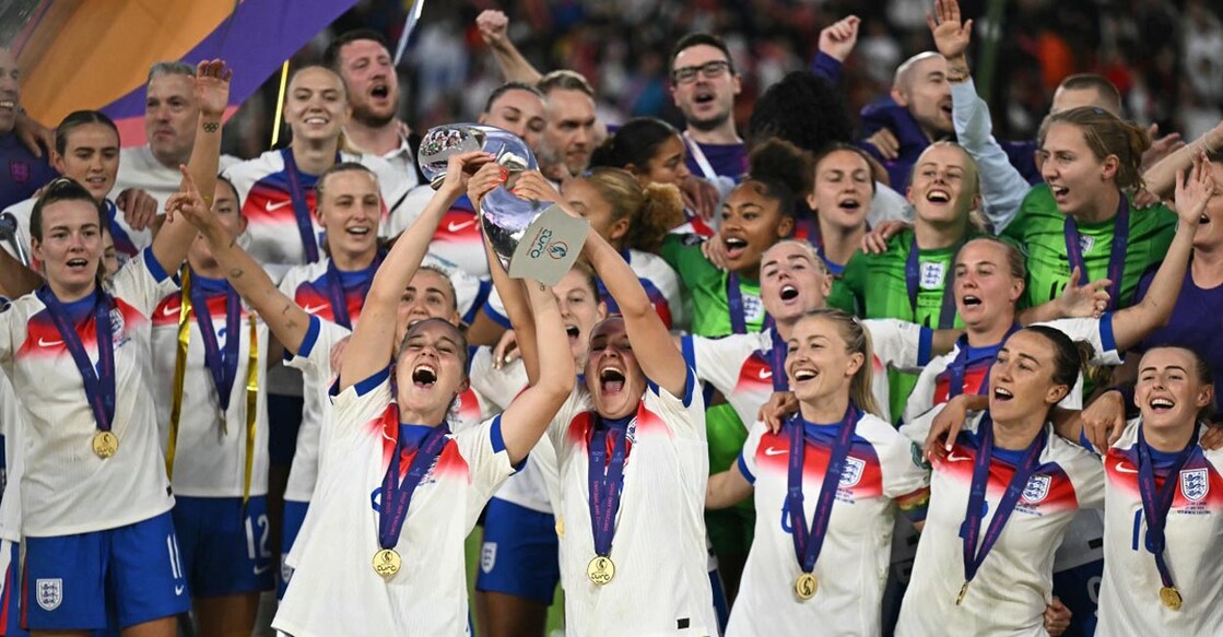 England's players assistance   the trophy arsenic  they observe  winning the UEFA Women's Euro 2025 last  shot   lucifer  betwixt  England and Spain astatine  the St. Jakob-Park Stadium successful  Basel, connected  July 27, 2025. (Photo by Fabrice COFFRINI / AFP)