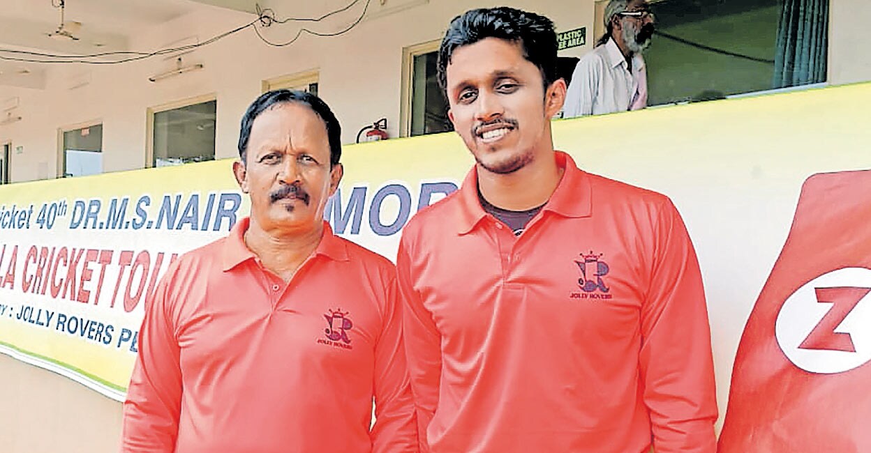 ഒരു വീട്ടിൽ ഇനി 2 അംപയർമാർ; ബിസിസിഐ ദേശീയ പാനൽ അംപയർമാരായി അച്ഛനും മകനും