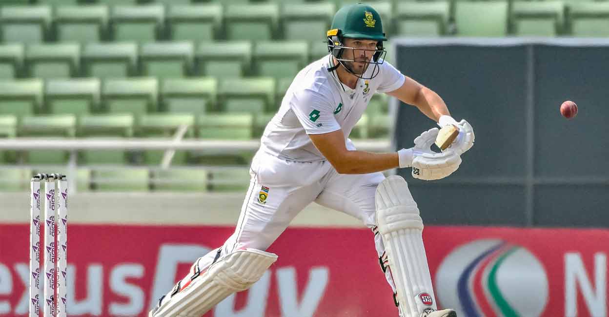 ലാറയുടെ 400 മറികടക്കാൻ അവസരം, 367ൽ ഡിക്ലയർ ചെയ്ത് ദക്ഷിണാഫ്രിക്കൻ ക്യാപ്റ്റൻ; അസാധാരണ നീക്കത്തിനു പിന്നിലെന്ത്?