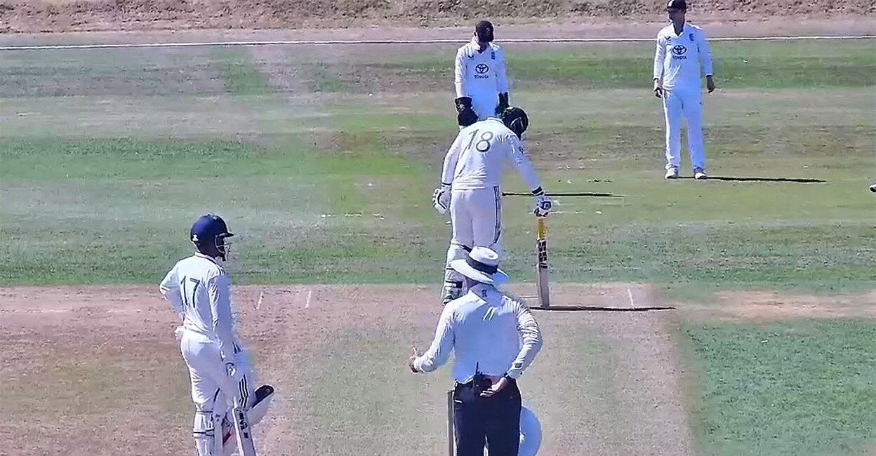 സെഞ്ചറിയിലേക്കുള്ള കുതിപ്പിൽ ഇംഗ്ലണ്ട് നായകനെ പുറത്താക്കി ബാറ്റിങ്ങിലെ പരാജയത്തിന് വൈഭവിന്റെ പരിഹാരം; ഇംഗ്ലണ്ട് 5ന് 230 റൺസ്