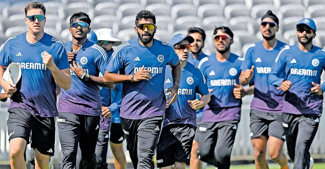 ഇന്ത്യൻ ക്രിക്കറ്റ് ടീം അംഗങ്ങൾ ലോഡ്സിൽ പരിശീലനത്തിനിടെ.