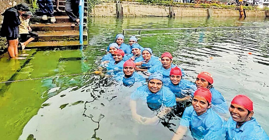 79 മിനിറ്റ് തുടർച്ചയായി നീന്തി 19 വനിതാ താരങ്ങൾ | മനോരമ ഓൺലൈൻ ന്യൂസ് ...