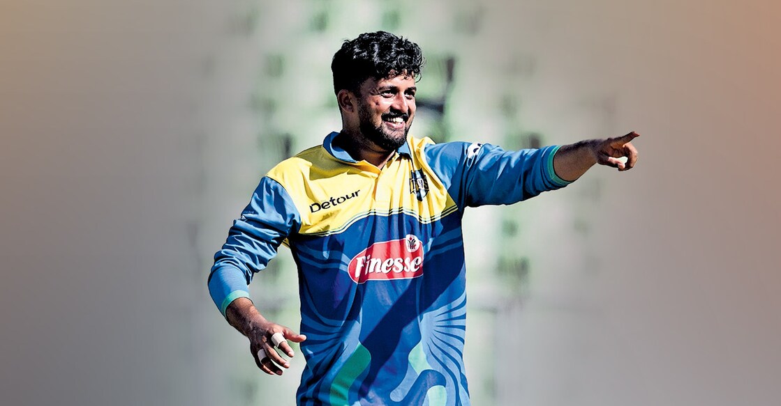 ഹാട്രിക് 
തികച്ച 
അജിനാസിന്റെ ആഹ്ലാദം.