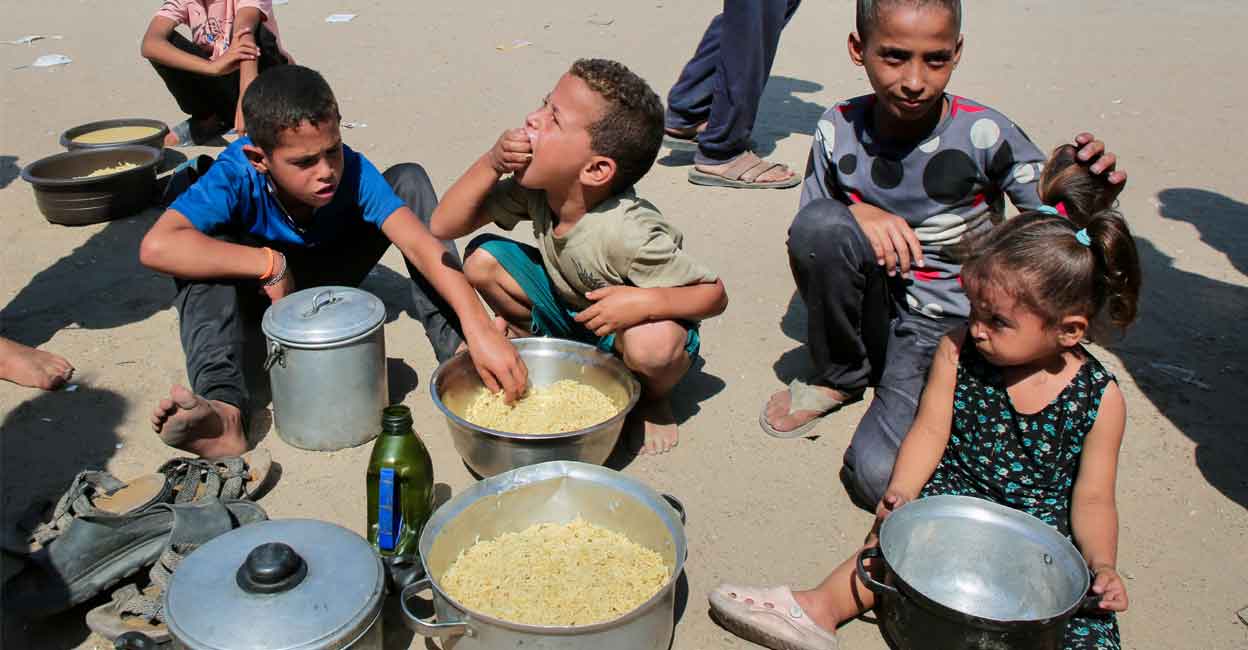 Gaza City Devastated: Israeli Tanks Advance, Casualties Soar