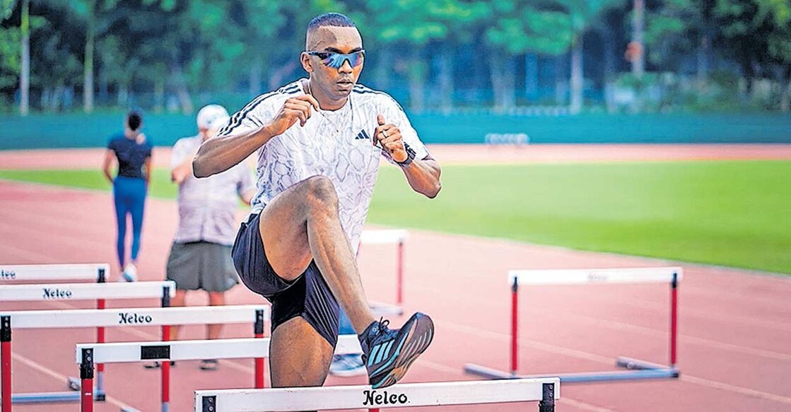 ഇന്ത്യൻ സ്പ്രിന്റ് അത്‍ലീറ്റ് അനിമേഷ് കുജൂർ ഭുവനേശ്വറിൽ 
പരിശീലനത്തിൽ.