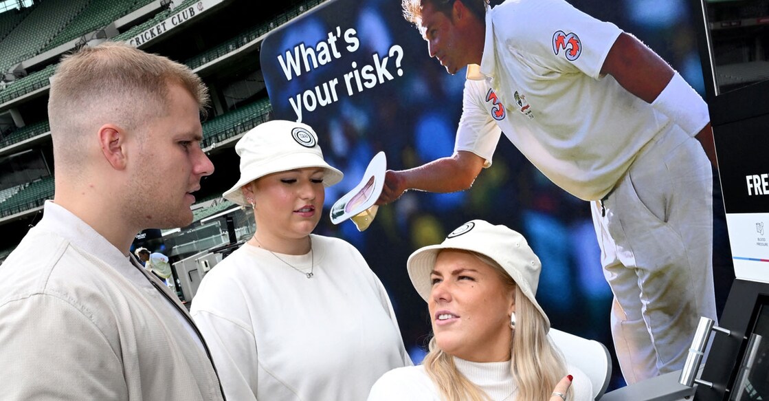 CRICKET-AUS-PAK-WARNE-HEALTH