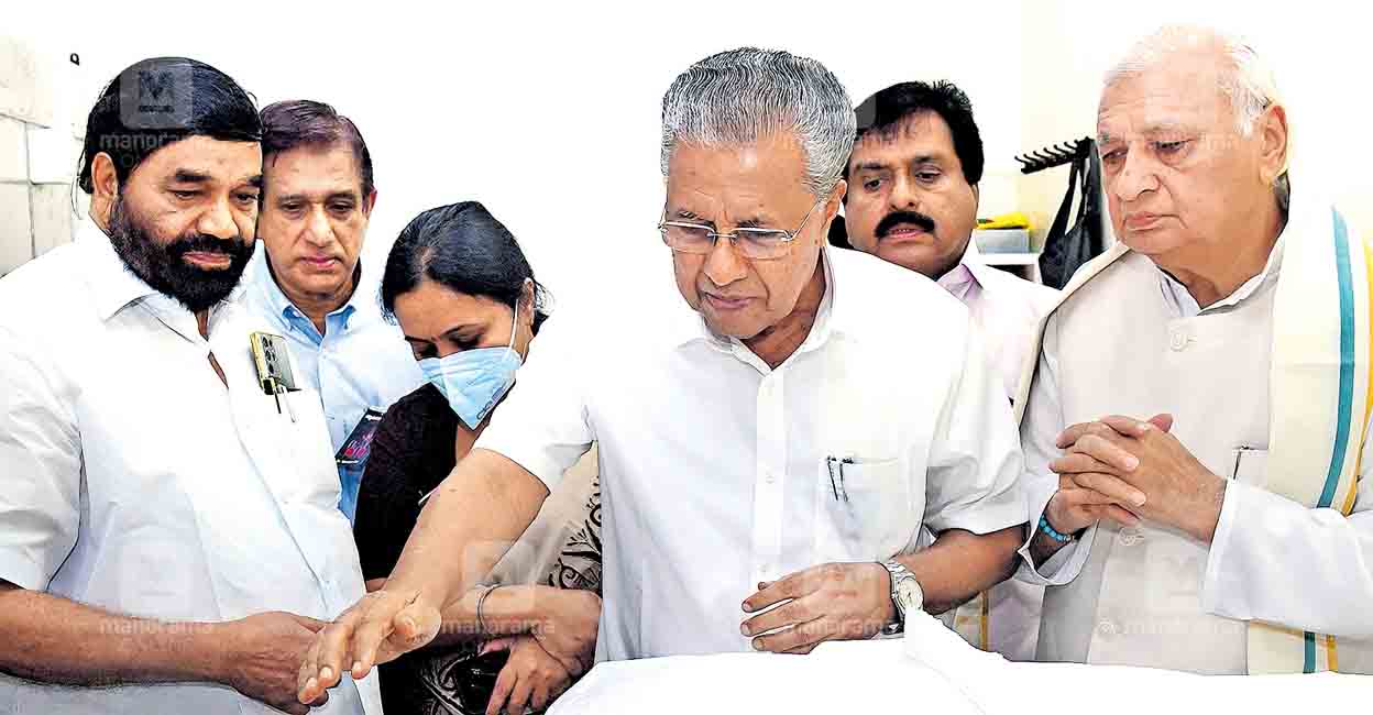വാക്കുകൾ ഇടറി മുഖ്യമന്ത്രി, നിറഞ്ഞ കണ്ണോടെ ഗവർണർ - Dr Vandana Das ...