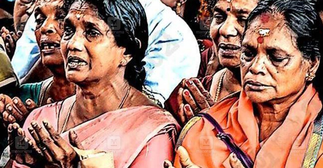 കൺനിറയെ...: ചോറ്റാനിക്കര ദേവീക്ഷേത്രത്തിൽ മകം തൊഴുന്ന ഭക്തർ. ആയിരക്കണക്കിനു ഭക്തരാണ് മകം തൊഴാനായി ക്ഷേത്രത്തിലെത്തിയത്. ചിത്രം: ഇ.വി.ശ്രീകുമാർ / മനോരമ