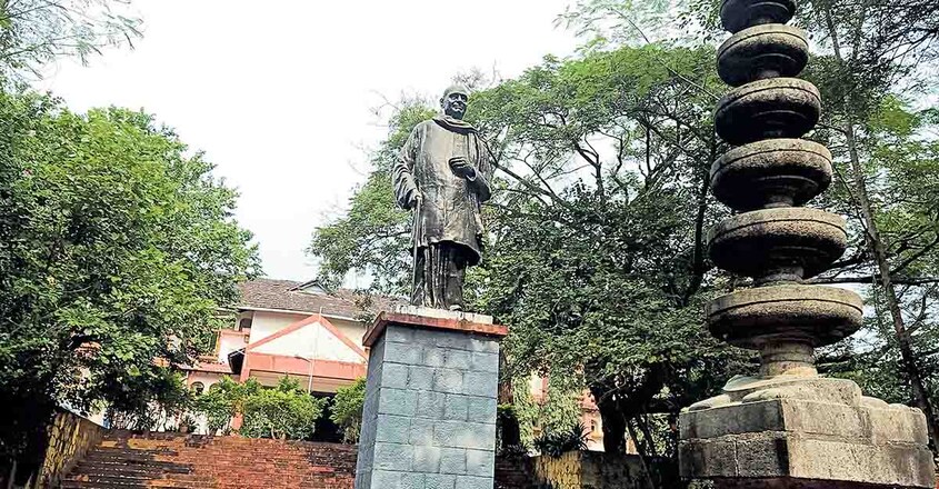 STATUE STATUE