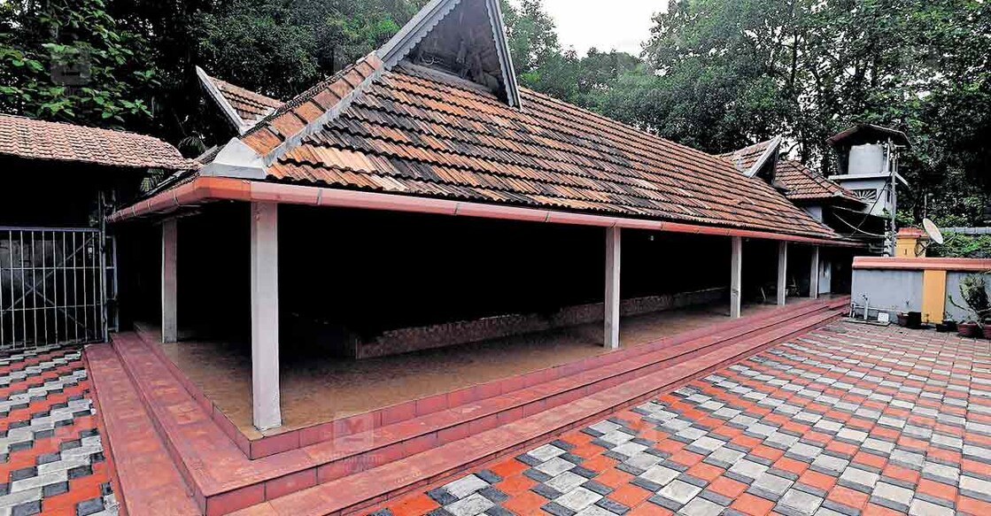 ചട്ടമ്പിസ്വാമികൾ തന്റെ ശിഷ്യനായ നീലകണ്ഠതീർത്ഥപാദരോടൊപ്പം ആലപ്പുഴ വള്ളികുന്നത്ത് താമസിച്ച ആറമ്പിൽ വീട്. 
ചിത്രം : വിഘ്നേഷ് കൃഷ്ണമൂർത്തി/മനോരമ.