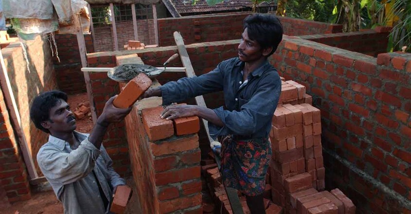 kadhaillayimakal-column-house-contruction-site-photograph--wall-article-image kadhaillayimakal-column-house-contruction-site-photograph--wall-article-image