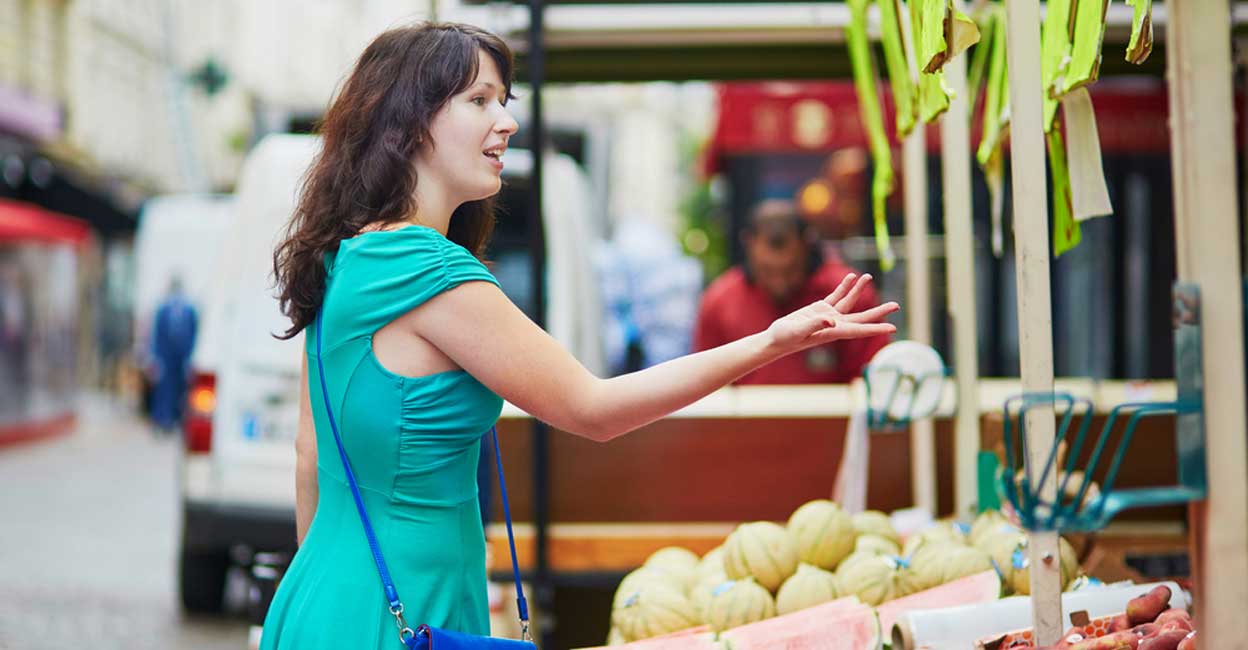 beautiful-woman-negotiating-price