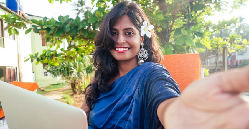 kadhaillyimakal-devi-j-s-resignation-career-aspirnt-woman kadhaillyimakal-devi-j-s-resignation-career-aspirnt-woman