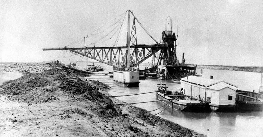 FILES-EGYPT-ANNIVERSARY-TRANSPORT-SUEZ-CANAL FILES-EGYPT-ANNIVERSARY-TRANSPORT-SUEZ-CANAL