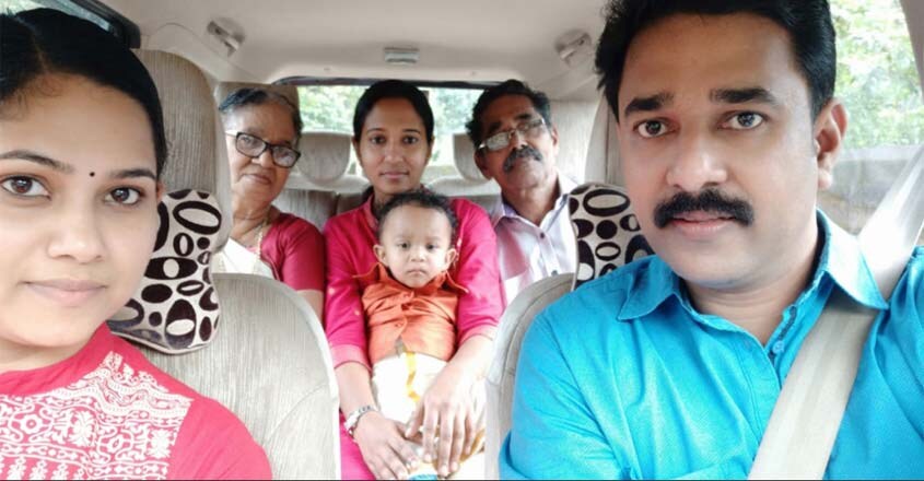 ajay-thomas-family-1 ajay-thomas-family-1