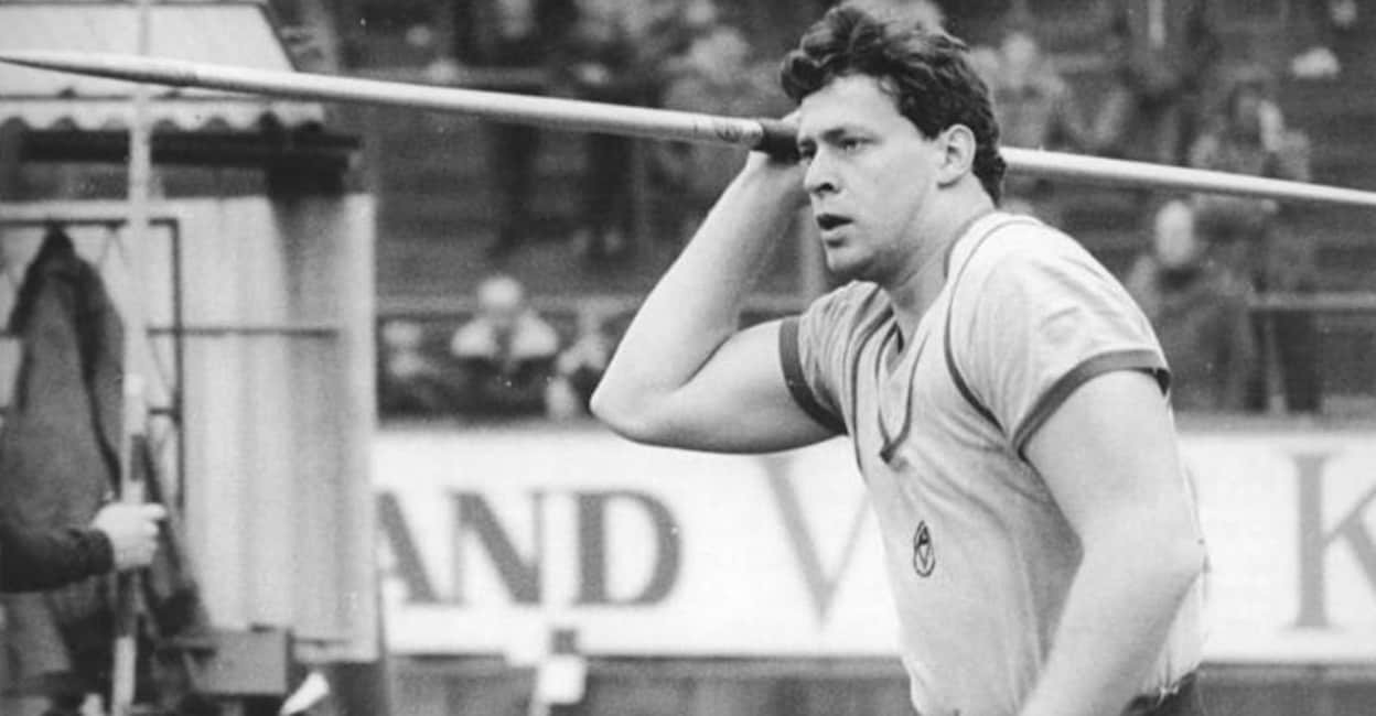 pen-konthan-column-javelin-coach-uwe-hohn pen-konthan-column-javelin-coach-uwe-hohn