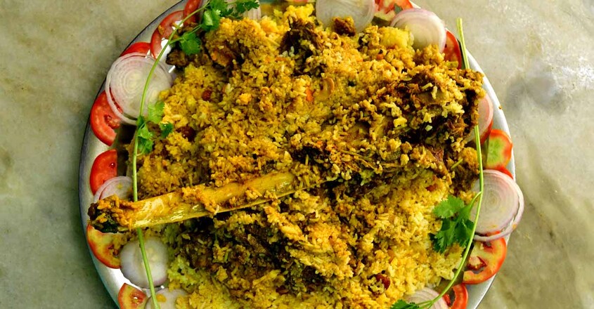 നാടൻ വാരിയെല്ല് ദം ബിരിയാണി നാടൻ വാരിയെല്ല് ദം ബിരിയാണി
