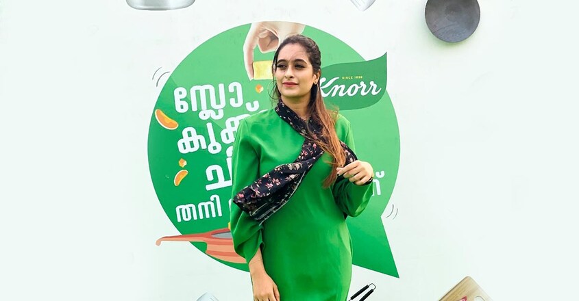 aparna-thomas aparna-thomas