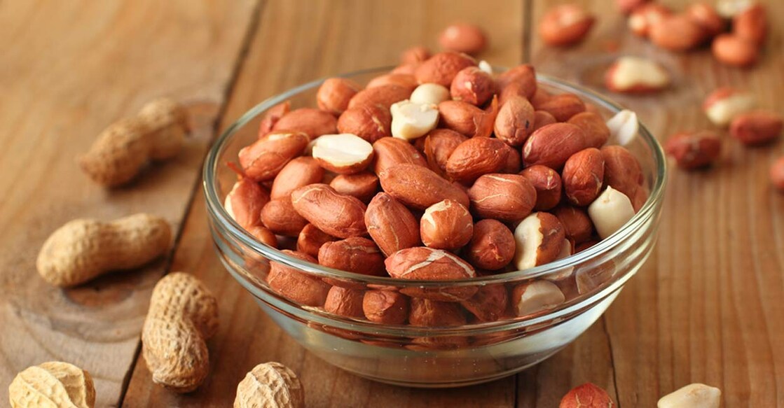 vitamin-e-peanut-groundnut-elena-m-tarasova-shutterstock-com