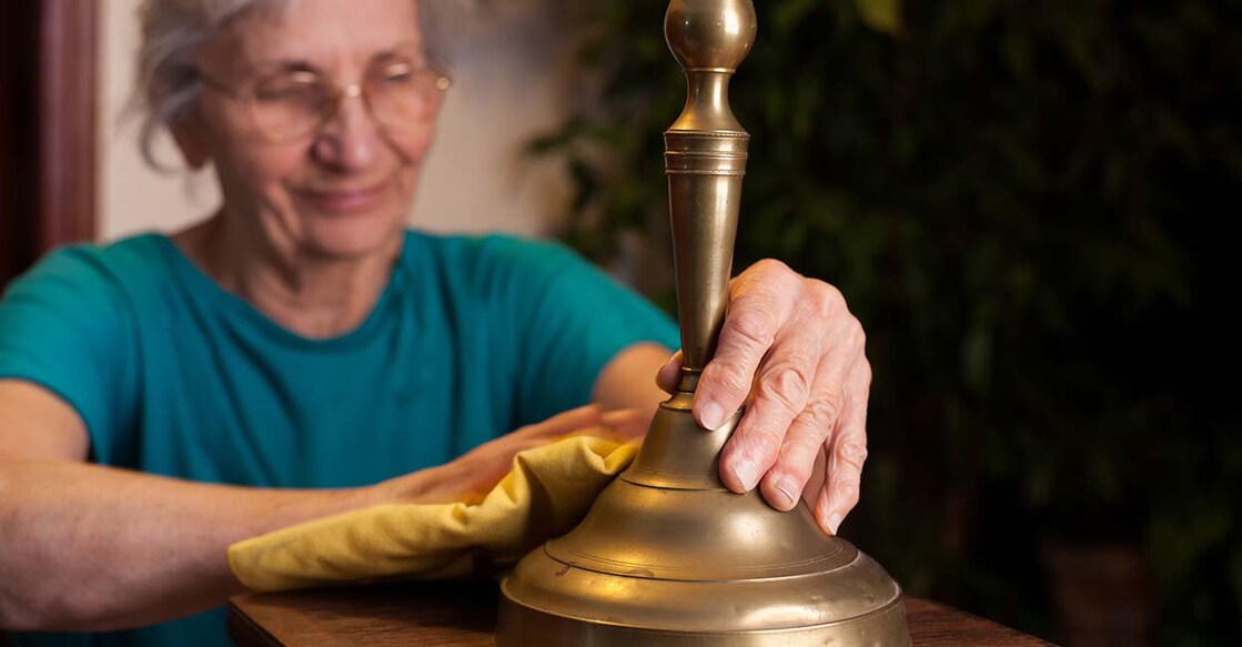 പിച്ചള പാത്രങ്ങൾ തിളക്കമുള്ളതാക്കണോ? വളരെ എളുപ്പത്തിൽ വൃത്തിയാക്കാ