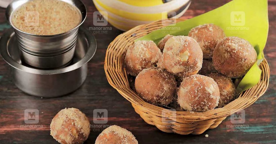 Mrs. K. M. Mathew's Cake Ball Recipe - Tea Time Snack കേക്ക് ബോൾസ്