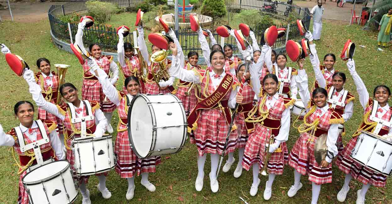 Kollam School Arts Festival: Kannur District Dominates, Heavy Rains Disrupt Schedule