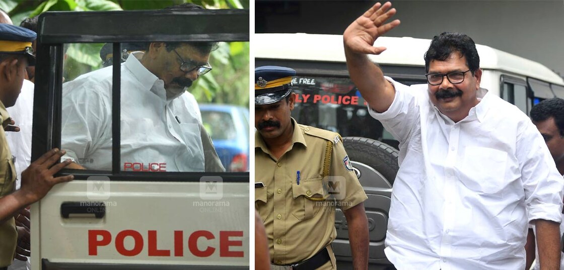 bank-fraud-kpcc-general-secretary-kk-abraham (1) പുല്പള്ളി ബാങ്ക് തട്ടിപ്പുകേസില് ഒന്നാം പ്രതിയായ കെപിസിസി ജനറല് സെക്രട്ടറി കെ.കെ. ഏബ്രഹാം ബത്തേരി കോടതിയില്നിന്ന് വിധിന്യായം കേട്ട് പൊലീസ് വാഹനത്തിലേക്ക് കയറുന്നു. (2) കെ.കെ. ഏബ്രഹാമിനെ പുല്പള്ളി പൊലീസ് ബത്തേരി കോടതിയില് ഹാജരാക്കിയപ്പോള്. ചിത്രം : ജിതിന് ജോയല് ഹാരിം ∙ മനോരമ