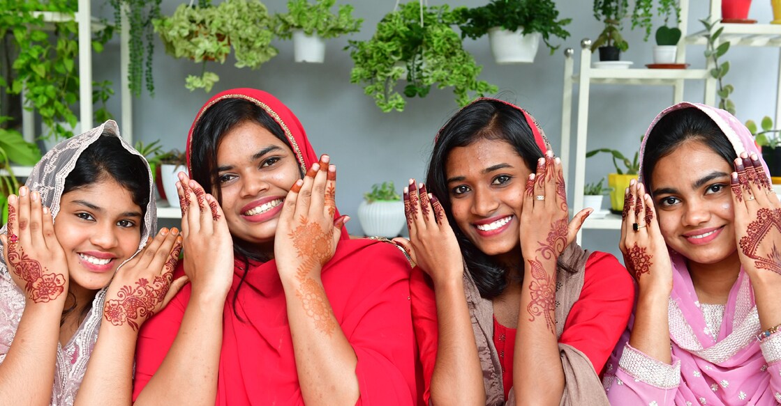 പെരുന്നാളിനെ വരവേൽക്കാനുള്ള ഒരുക്കത്തിലാണ് വിശ്വാസികൾ.  (ഫയൽ ചിത്രം∙മനോരമ)