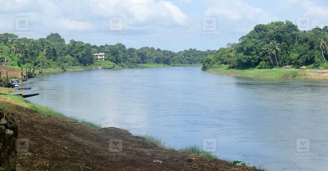 09/09/2024, Pathanamthitta, ആറന്മുള പാർഥസാരഥി ക്ഷേത്രത്തിനു സമീപത്തു കൂടി ഒഴുകുന്ന പമ്പ നദി.