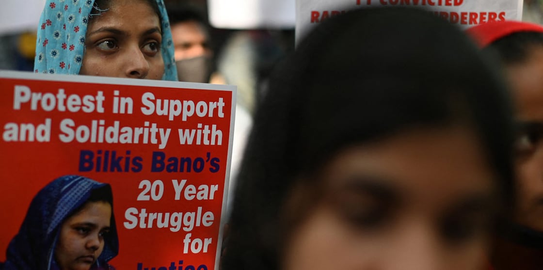 INDIA-RELIGION-WOMEN-CRIME-PROTEST ബിൽക്കീസ് ബാനോ കേസിലെ പ്രതികളെ സുപ്രീം കോടതി വിട്ടയച്ചപ്പോൾ നടന്ന പ്രതിഷേധത്തിൽ നിന്ന് (Photo by Sajjad HUSSAIN / AFP)