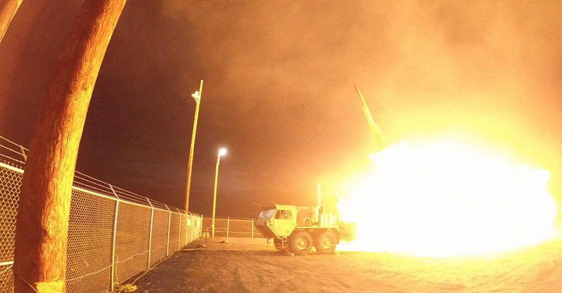US-ISRAEL-THAAD യുഎസിന്റെ മിസൈൽ പ്രതിരോധ സംവിധാനമായ ‘താഡ്’. ഒക്ടോബര് ഒന്നിലെ ഇറാന്റെ ആക്രമണത്തിനു പിന്നാലെ ഇസ്രയേലിൽ യുഎസ് ‘താഡ്’ വിന്യസിച്ചിരുന്നു (Photo by Leah Garton / MISSILE DEFFENSE AGENCY / AFP)