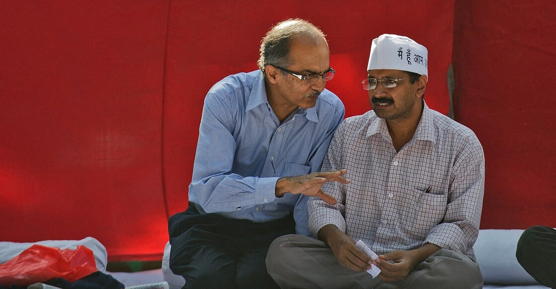 INDIA-POLITICS-KEJRIWAL പ്രശാന്ത് ഭൂഷണും അരവിദ് കേജ്രിവാളും (Photo by PRAKASH SINGH / AFP)