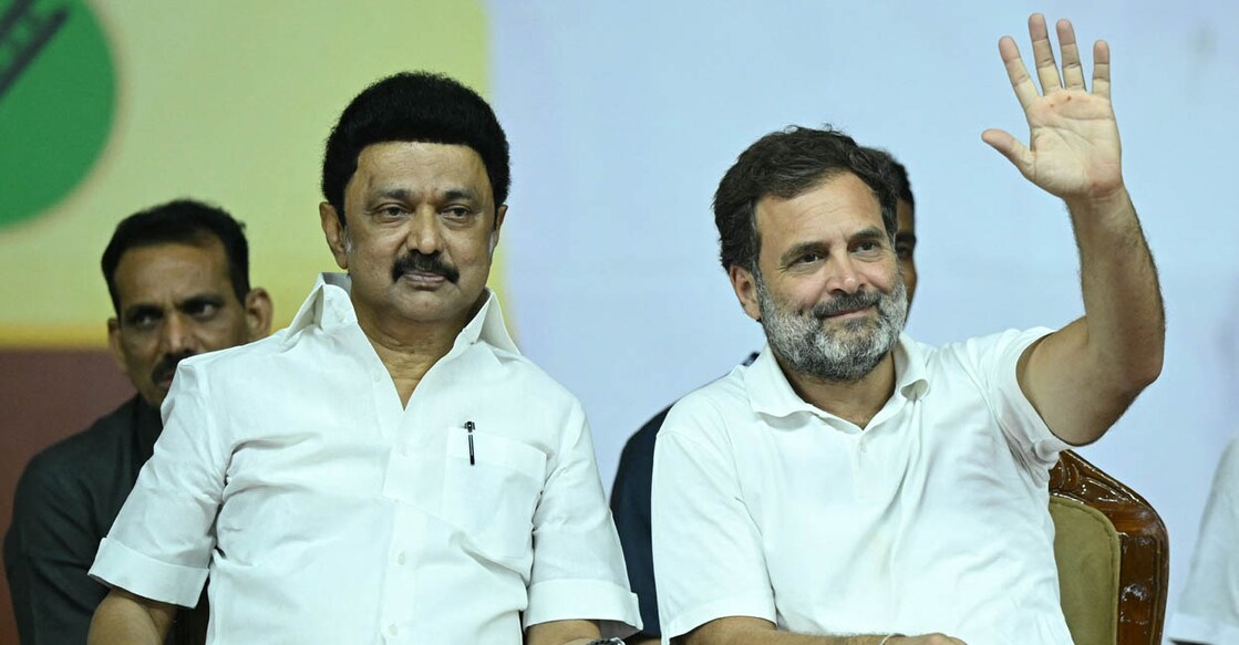 ചെന്നൈയിലെ തിരഞ്ഞെടുപ്പ് പ്രചാരണത്തിനിടെ കോൺഗ്രസ് നേതാവ് രാഹുൽ ഗാന്ധിയും തമിഴ്നാട് മുഖ്യമന്ത്രി എം.കെ. സ്റ്റാലിനും (Photo by R.Satish BABU / AFP) 