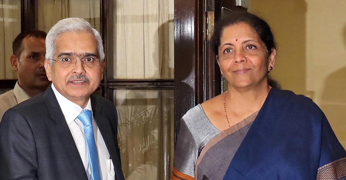 India's Finance Minister Nirmala Sitharaman and the Reserve Bank of India (RBI) Governor Shaktikanta Das arrive to attend the RBI's central board meeting in New Delhi, India July 8, 2019. REUTERS/Anushree Fadnavis