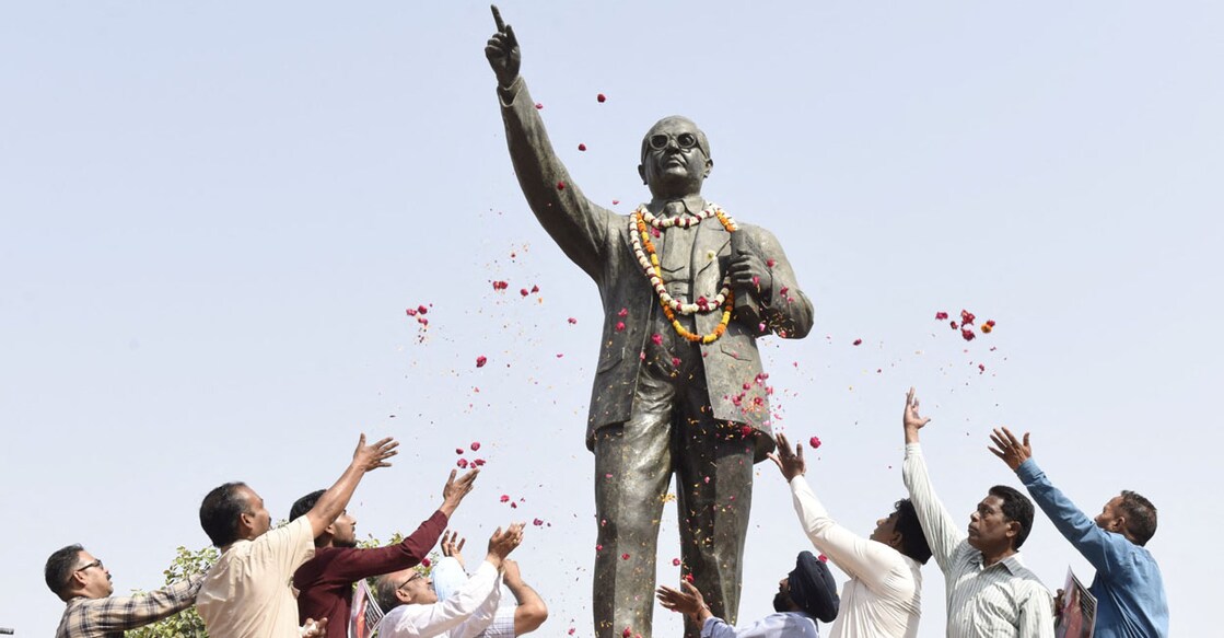 B. R. Ambedkar-Statue B. R. Ambedkar-Statue