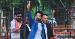 അന്ന് ഹൃദയത്തിൽ നമോ; പിന്നാലെ കേസ്; ‘മോദിയെ തകർക്കാൻ എനിക്ക് 200 രൂപ മതി’; ശ്യാം രംഗീലയെ ആർക്കാണ് ഭയം?