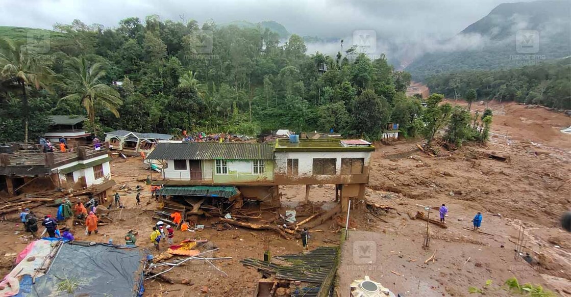 ഉരുൾപൊട്ടലിൽ തുടച്ചുനീക്കപ്പെട്ട വയനാട് മുണ്ടക്കൈയിൽ നിന്നുള്ള ദൃശ്യം. (ചിത്രം: മനോരമ)