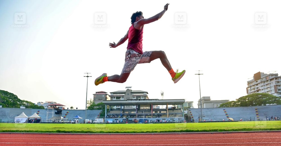 kochi-federation-cuo-athletics-main കൊച്ചിയിൽ നടന്ന ഫെഡറേഷന് കപ്പ് അത്ലറ്റിക്സിൽ നിന്നുള്ള ദൃശ്യം. (ചിത്രം: മനോരമ)