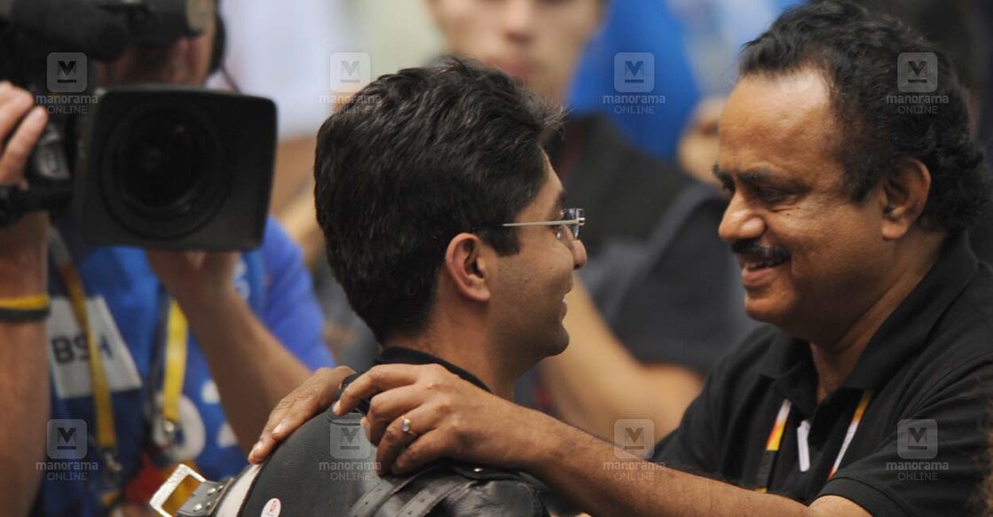 sunny-thomas-bindra India's shooter Abhinav Bindra with coach Sunny Thomas after winning the gold medal in the men's 10m air rifle shooting finals for the 2008 Beijing Olympic Games at the Beijing Shooting Hall on August 11, 2008
@pic: Arun Sreedhar.