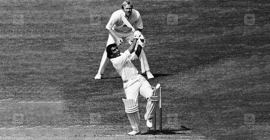 sunil-gavaskar-1975-main 1975 ലോകകപ്പിലെ പ്രഥമ മൽസരത്തിൽ ഇംഗ്ലണ്ടിനെതിരെ സുനിൽ ഗാവസ്കർ ബാറ്റു ചെയ്യുന്നു. (മനോരമ ആർക്കൈവ്സ്)