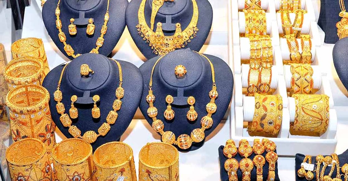 gold-ornaments gold-ornaments