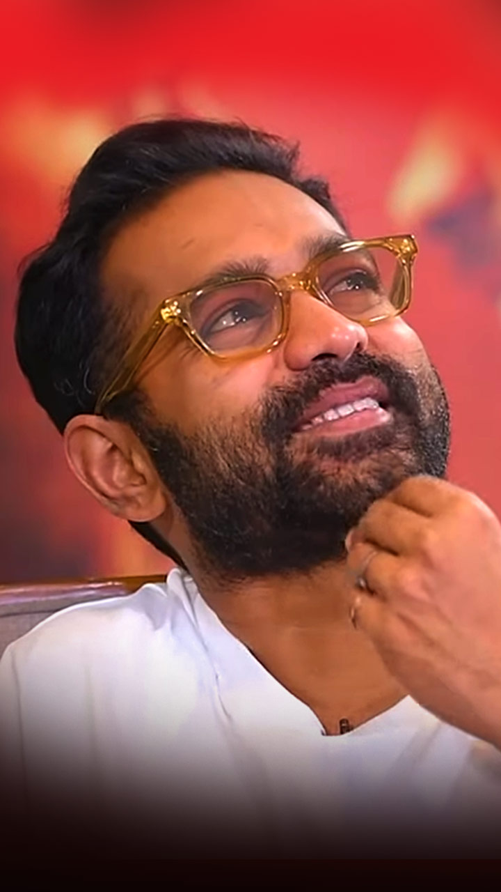 ഫോണില്‍ നോക്കി …