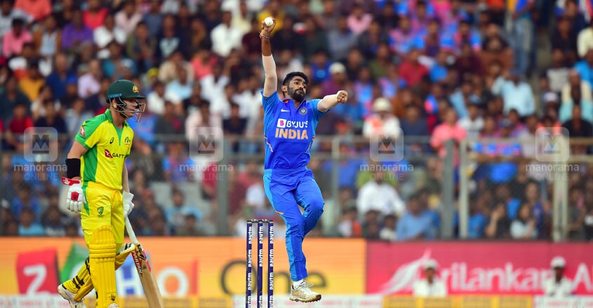 jasprit-bumrah-bowling jasprit-bumrah-bowling