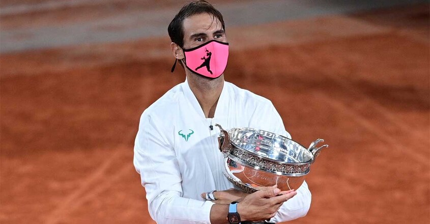 nadal-with-trophy nadal-with-trophy