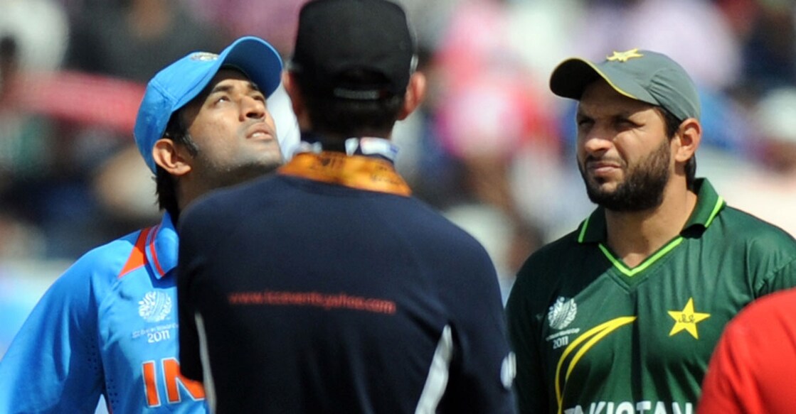 ms-dhoni-shahid-afridi എം.എസ്. ധോണി, ഷാഹിദ് അഫ്രീദി