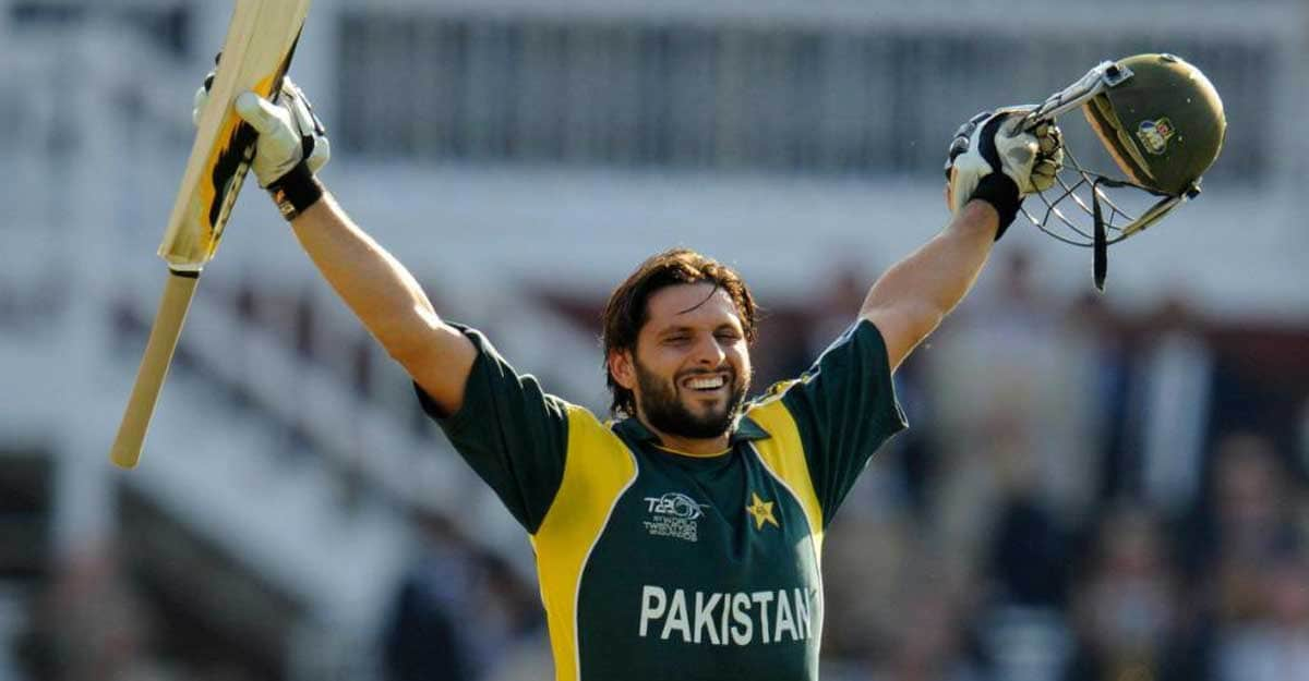 Afridi celebrates 44th birthday today;  So what’s the record for a 16 – year – old?  |  Afridi Age