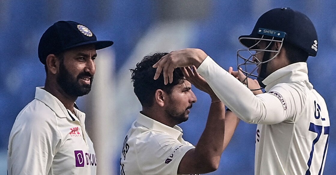 kuldeep-icc വിക്കറ്റ് നേട്ടം ആഘോഷിക്കുന്ന ഇന്ത്യൻ താരങ്ങൾ. Photo: Twitter@ICC