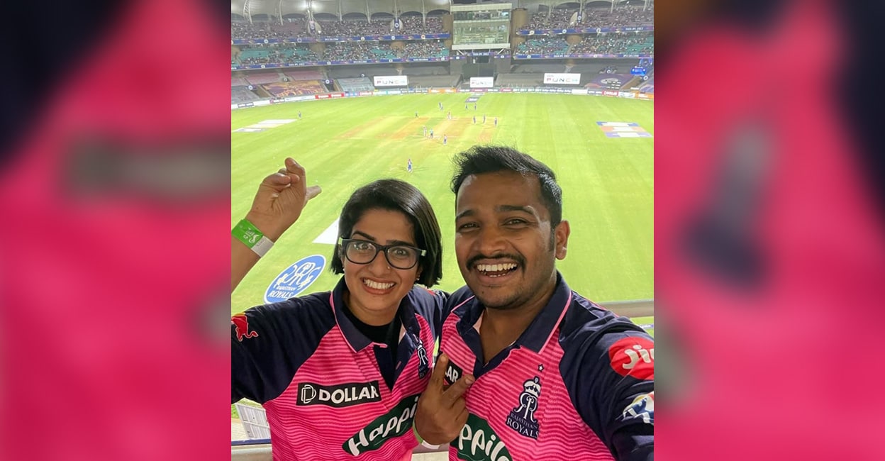 രാജസ്ഥാനും സഞ്ജുവിനും ‘കട്ട’ സപ്പോർട്ട്; ടീം ജഴ്സിയിൽ ബേസിലും ഭാര്യയും