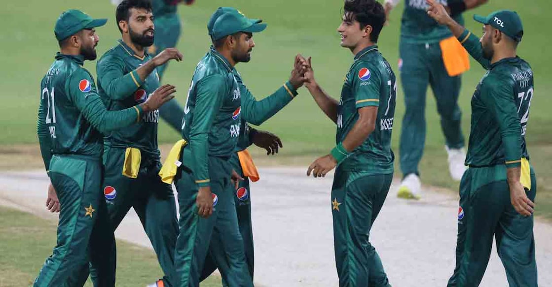 pakistan-hong-kong-02 പാക്കിസ്ഥാൻ താരങ്ങൾ മത്സരത്തിനിടെ. ചിത്രം: Twitter/ICC