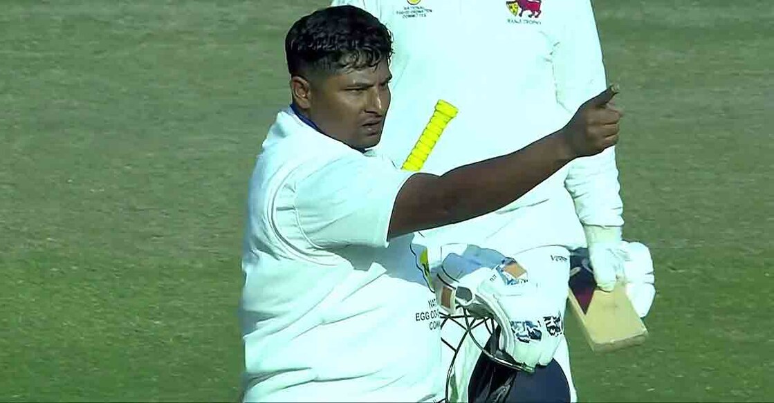 sarfaraz-khan-century ഡൽഹിക്കെതിരെ സെഞ്ചറി തികച്ച സർഫറാസ് ഖാന്റെ ആഹ്ലാദം (ട്വിറ്ററിൽ പ്രചരിക്കുന്ന ചിത്രം)